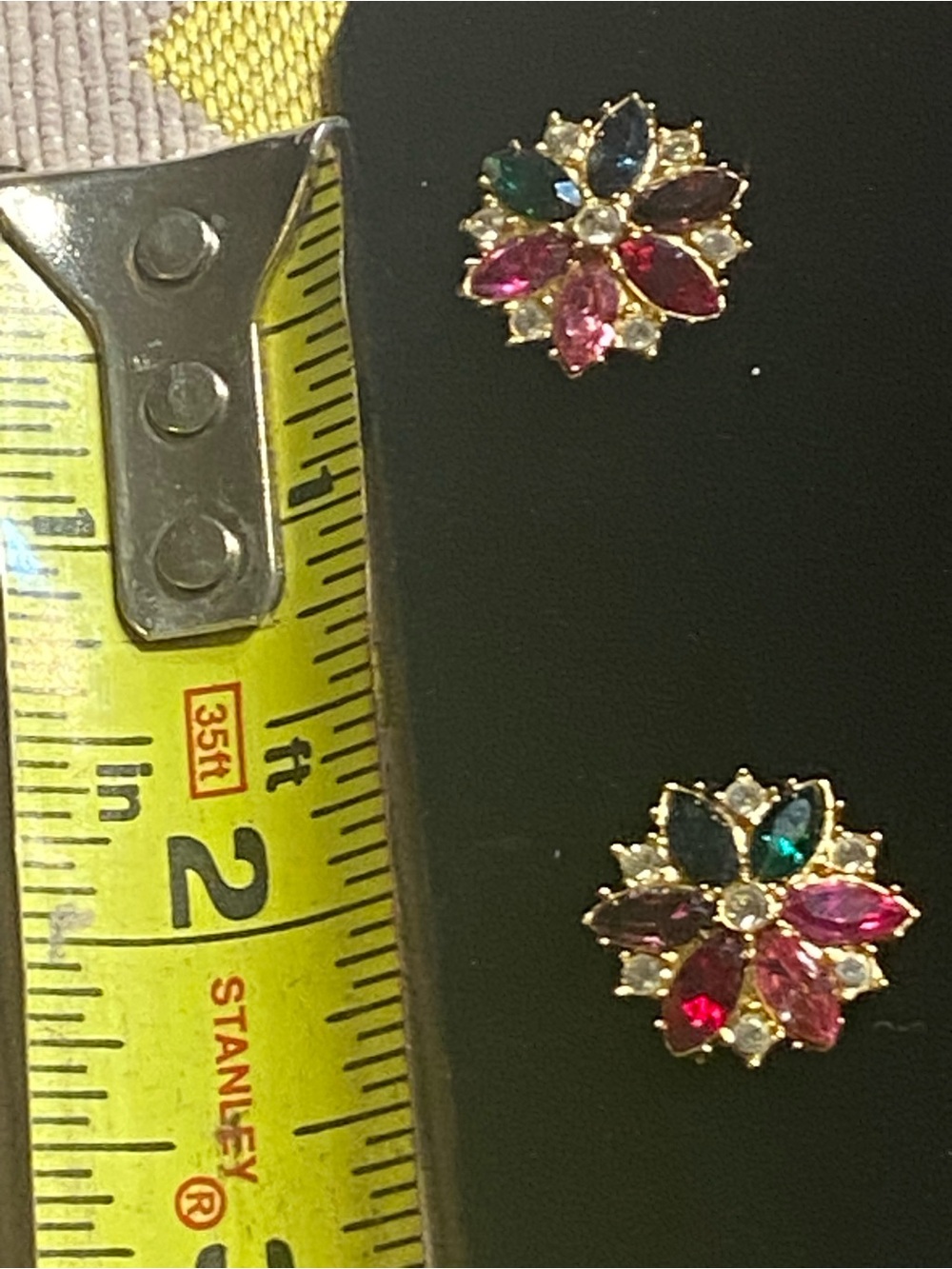 VINTAGE ROMAN JEWEL-TONE PINWHEEL STUD EARRINGS